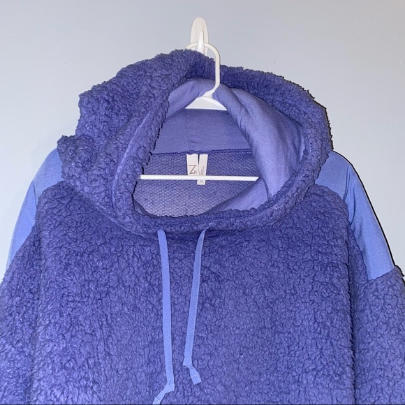 NWT Z by Zella Women’s Boxy Cropped Plush Fleece Pullover Hooded Size XL Cozy - Picture 5 of 9